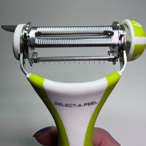 3-in-1 Rotary Vegetable Peeler – Julienne, Softskin & Standard Blades